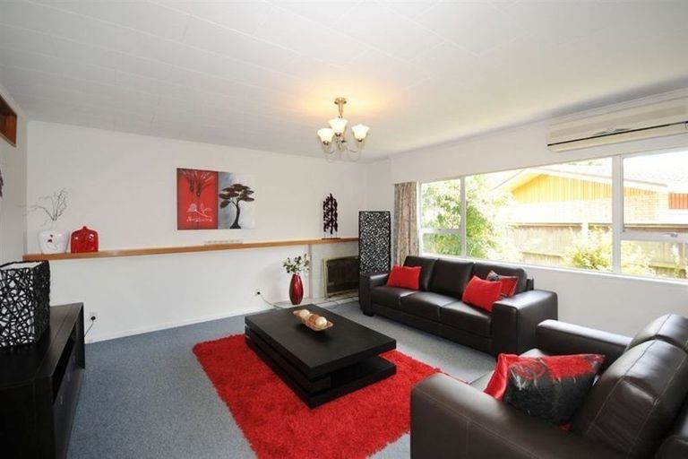 Photo of property in 35 Bucknell Street, Sockburn, Christchurch, 8042