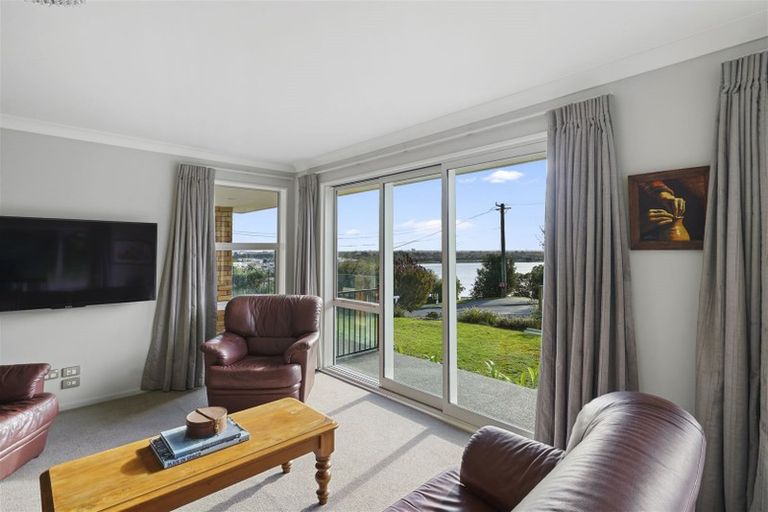 Photo of property in 18 Saint Andrews Hill Road, Mount Pleasant, Christchurch, 8081