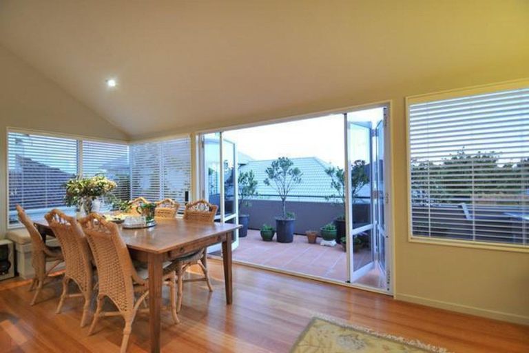 Photo of property in 1/43 Princes Street, Northcote Point, Auckland, 0627