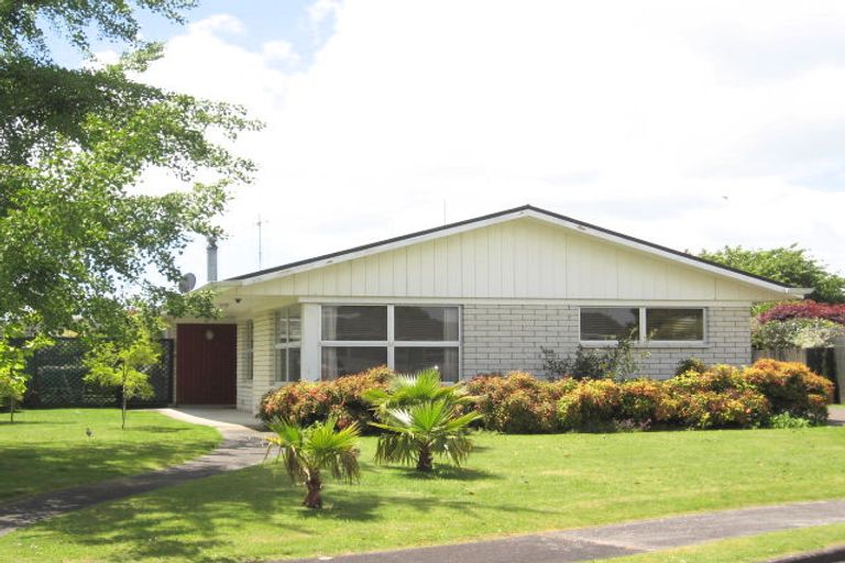 Photo of property in 5 Woodstock Crescent, Leamington, Cambridge, 3432