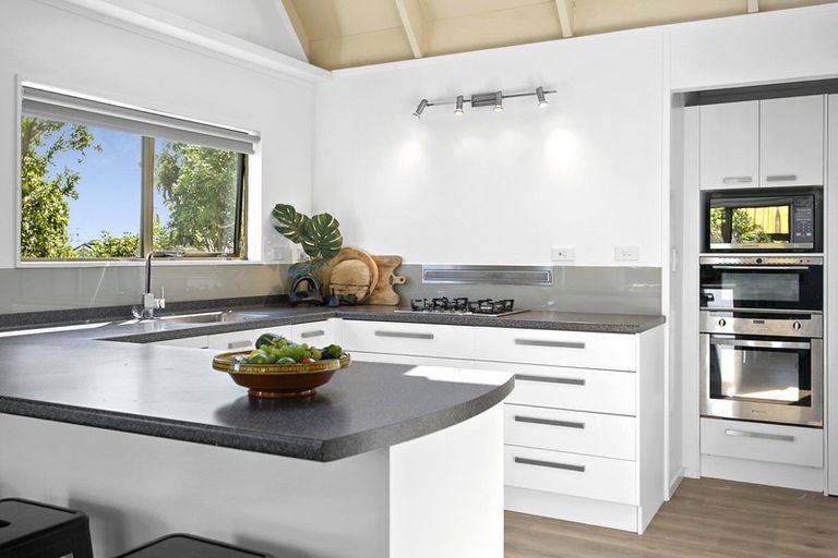 Photo of property in 12 Gladstone Grove, Richmond Heights, Taupo, 3330