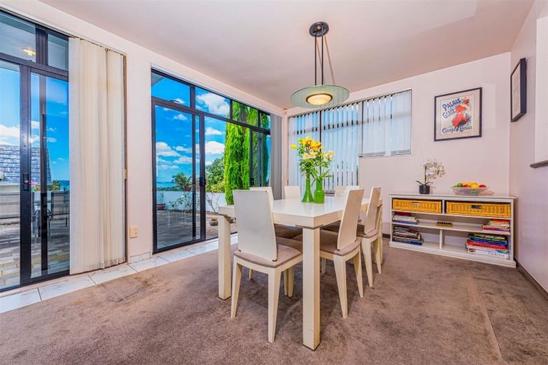 Photo of property in 2/38 Luckens Road, West Harbour, Auckland, 0618