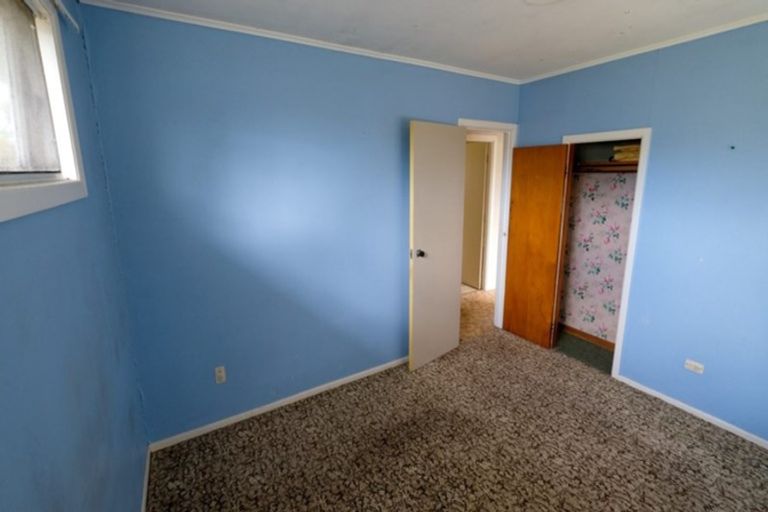 Photo of property in 26 Kirrie Avenue, Te Atatu South, Auckland, 0610