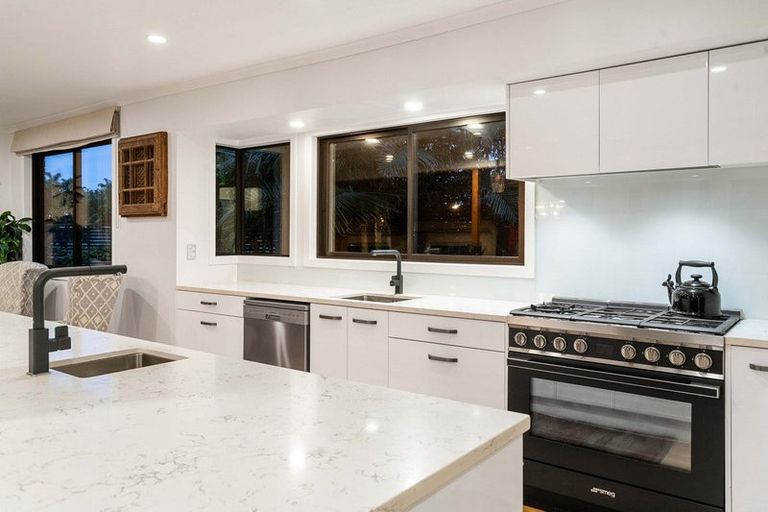 Photo of property in 112 Dickson Road, Papamoa Beach, Papamoa, 3118