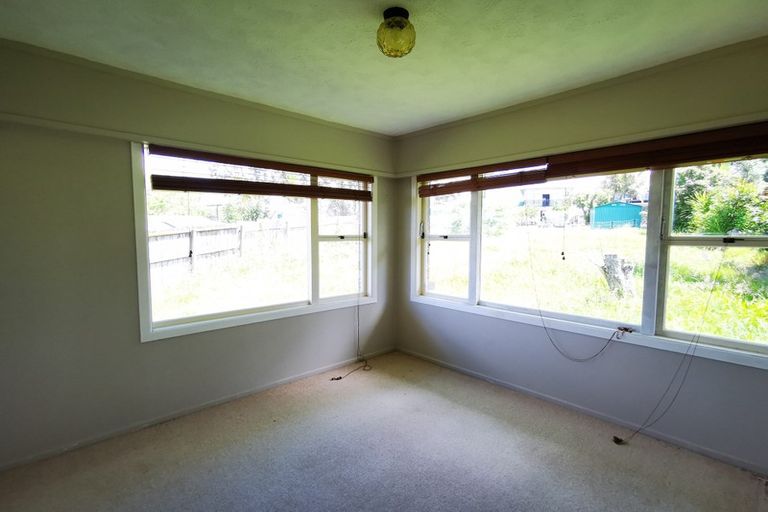 Photo of property in 1 Sealy Road, Torbay, Auckland, 0630