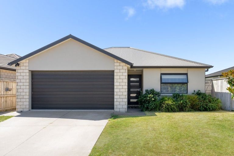 Photo of property in 19 Marion Crescent, Papamoa Beach, Papamoa, 3118