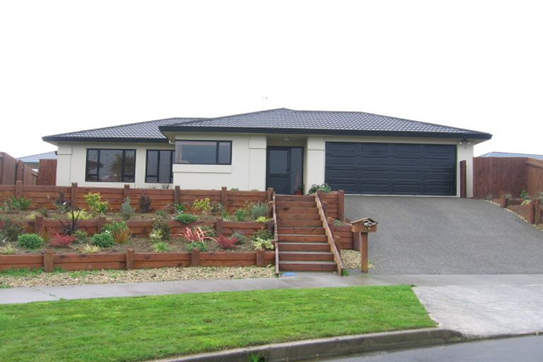 Photo of property in 15 Aspen Way, Kelvin Grove, Palmerston North, 4414