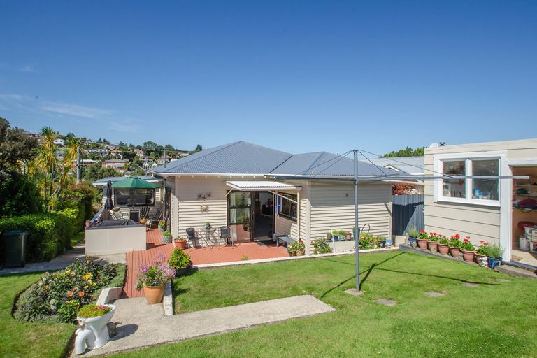 Photo of property in 16 Severn Street, Green Island, Dunedin, 9018