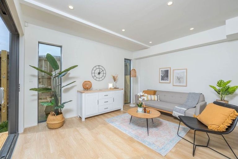 Photo of property in 4/4 Edgerton Road, Te Atatu Peninsula, Auckland, 0610