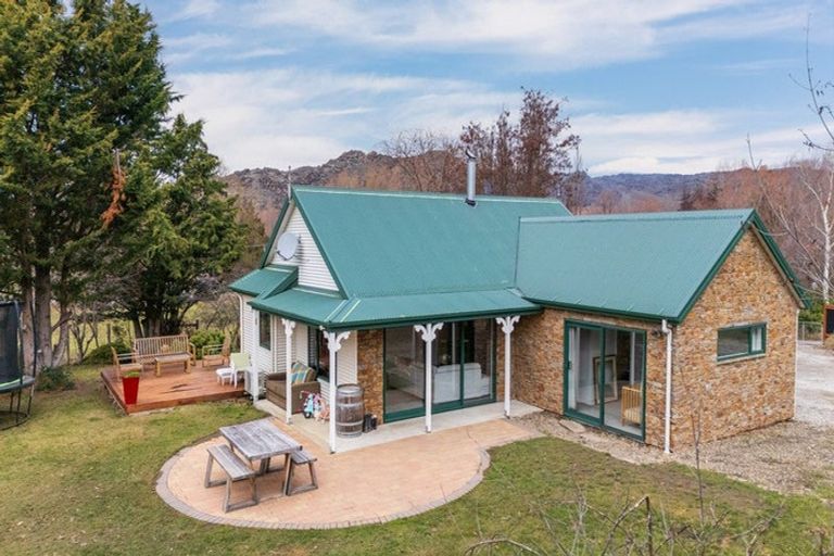 Photo of property in 8 Letts Gully Road, Letts Gully, Alexandra, 9393