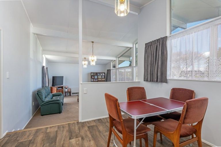 Photo of property in 4 John F Kennedy Drive, Milson, Palmerston North, 4414