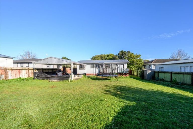 Photo of property in 16 Armada Drive, Ranui, Auckland, 0612