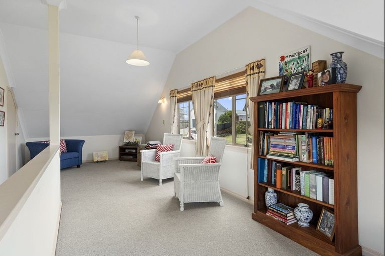 Photo of property in 90a Harbour View Road, Omokoroa, 3114