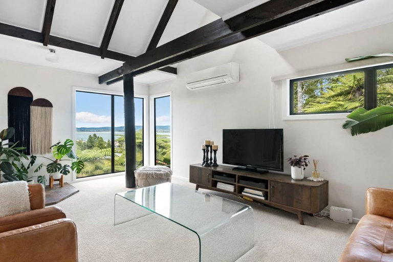 Photo of property in 35 Pluto Place, Beach Haven, Auckland, 0626