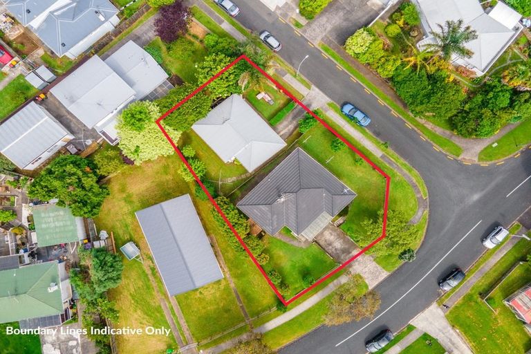 Photo of property in 81 Ennis Avenue, Pakuranga Heights, Auckland, 2010