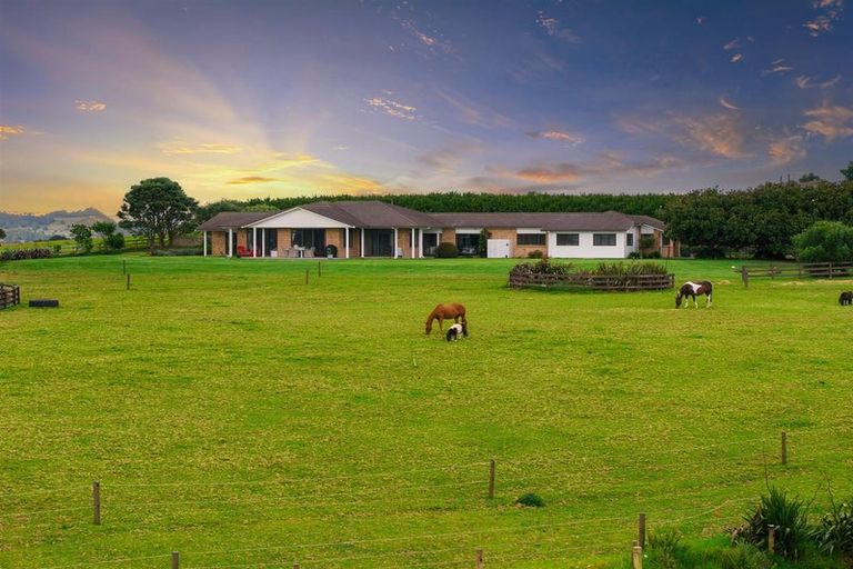 Photo of property in 135b Hutchinson Road, Helensville, 0875