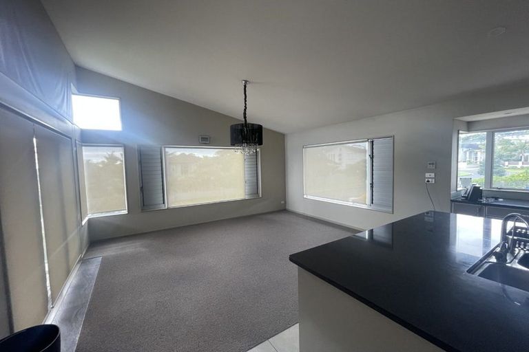 Photo of property in 9 Armstrong Farm Drive, East Tamaki Heights, Auckland, 2016