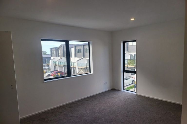 Photo of property in 2 Dotterel Place, Westgate, Auckland, 0614
