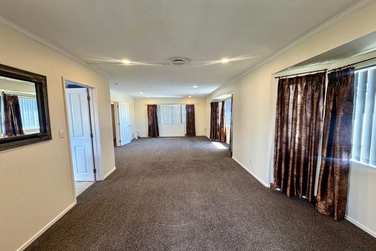 Photo of property in 24a Reeves Road, Pakuranga, Auckland, 2010