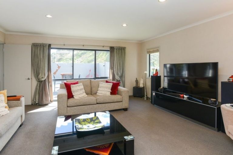 Photo of property in 87 Merlot Drive, Greenmeadows, Napier, 4112