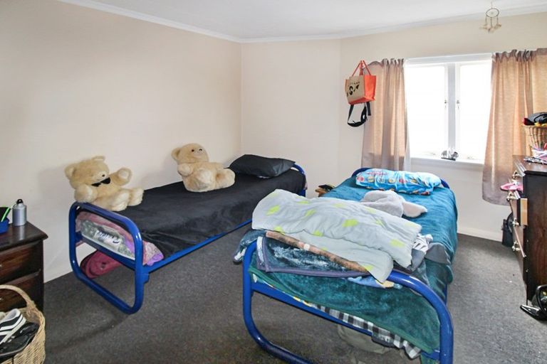 Photo of property in 1 Gertrude Street, Dannevirke, 4930