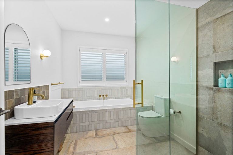 Photo of property in 11 Moya Drive, Matakana, 0985