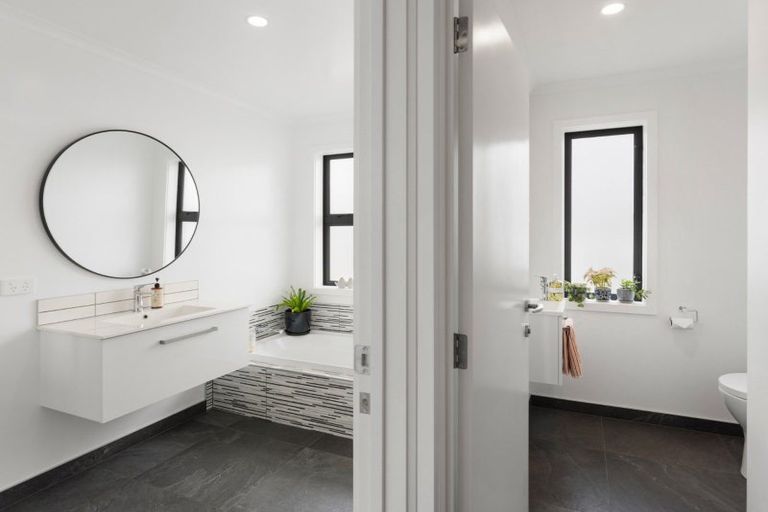 Photo of property in 1 Makura Drive, Papamoa Beach, Papamoa, 3118