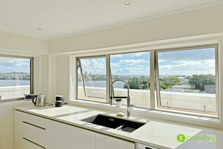 Photo of property in 2b/6 The Promenade, Takapuna, Auckland, 0622