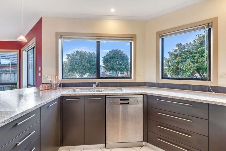 Photo of property in 20 Golden Courie Close, Papamoa Beach, Papamoa, 3118