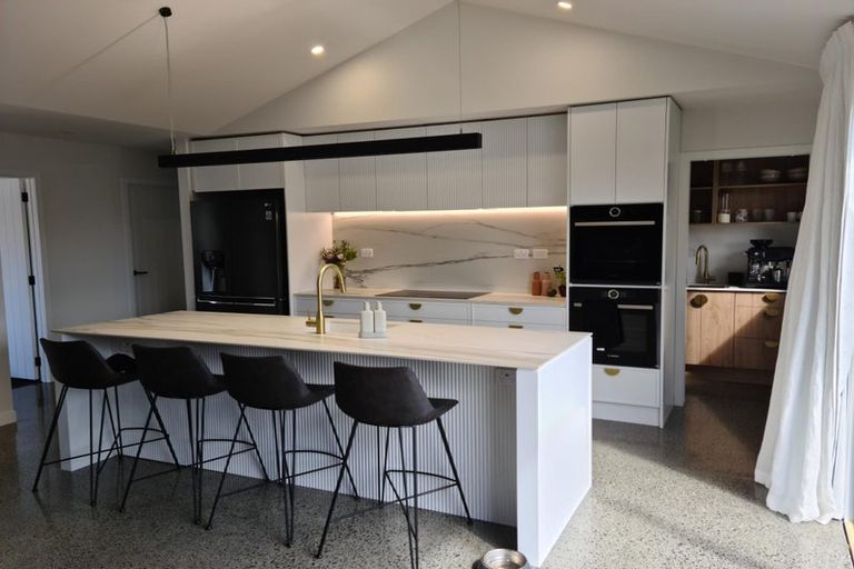 Photo of property in 73 Oak Road, Poraiti, Napier, 4112