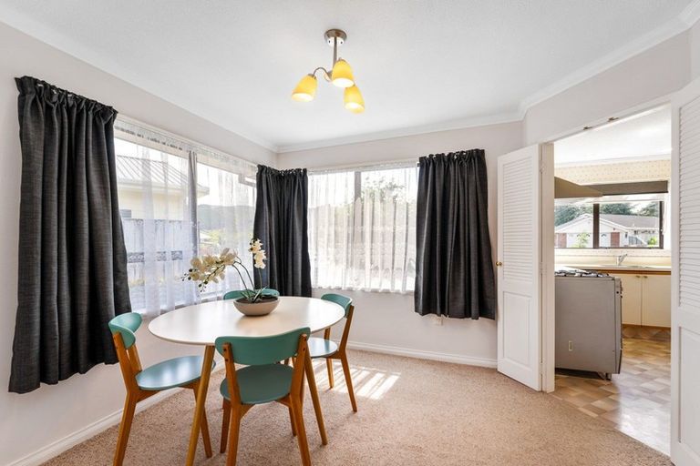 Photo of property in 1/24 Comeskey Grove, Elderslea, Upper Hutt, 5018