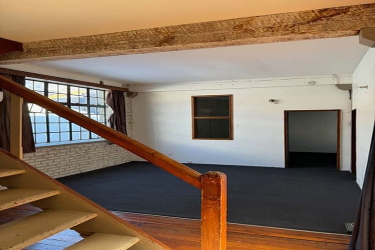 Photo of property in 8 Vogel Street, Dunedin Central, Dunedin, 9016