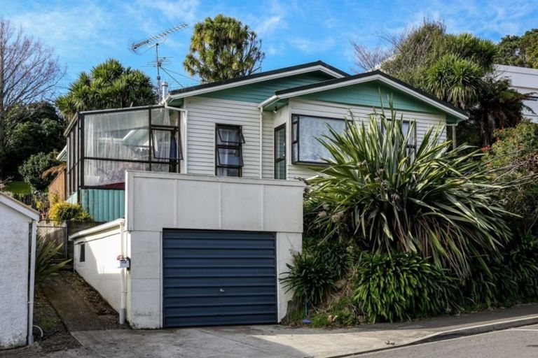Photo of property in 115 Mangorei Road, Merrilands, New Plymouth, 4312