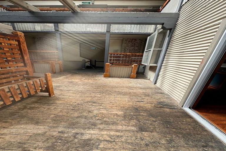 Photo of property in 8 Vogel Street, Dunedin Central, Dunedin, 9016