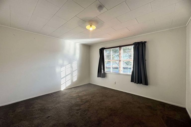 Photo of property in 28 Fairdale Avenue, Red Hill, Papakura, 2110