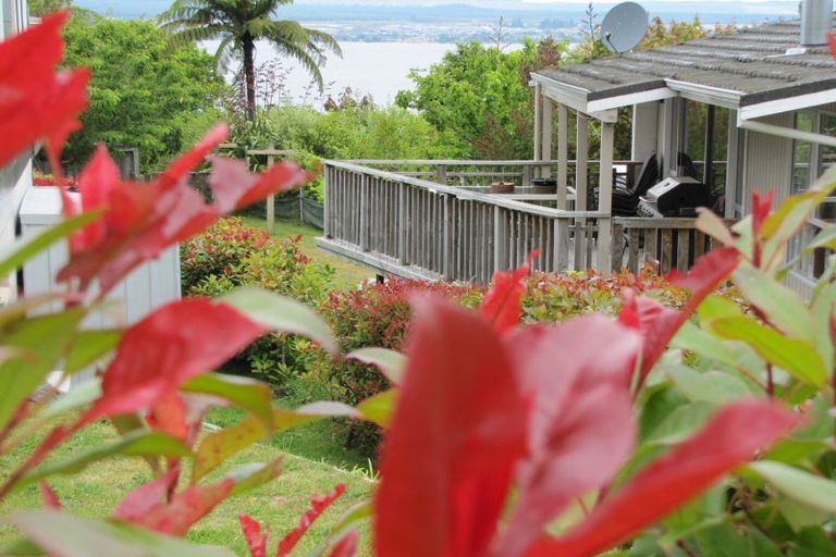 Photo of property in 7a Isobel Street, Acacia Bay, Taupo, 3330