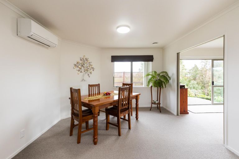 Photo of property in 63 Pacific Drive, Fitzherbert, Palmerston North, 4410