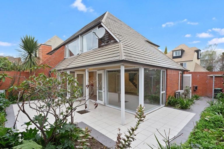 Photo of property in Cranleigh Mews, 1/10 Cranmer Square, Christchurch Central, Christchurch, 8013