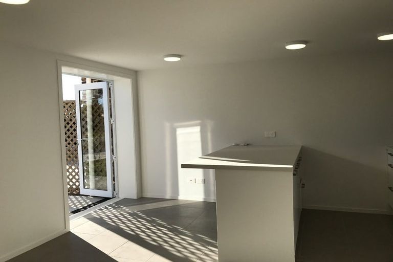 Photo of property in 1/53 Seaview Road, Glenfield, Auckland, 0629