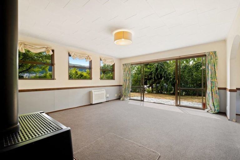 Photo of property in 29 Oregon Drive, Kelvin Heights, Queenstown, 9300
