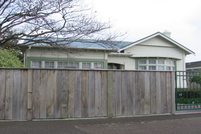 Photo of property in 134 Heretaunga Street, Palmerston North, 4414