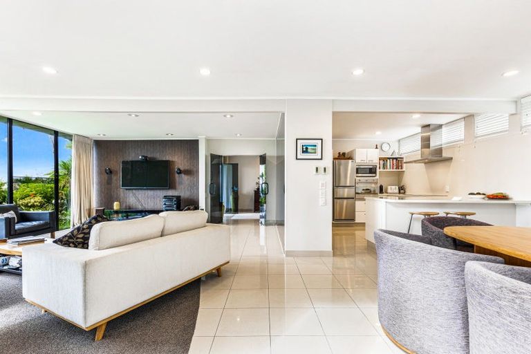 Photo of property in 75 Cliff Road, Torbay, Auckland, 0630