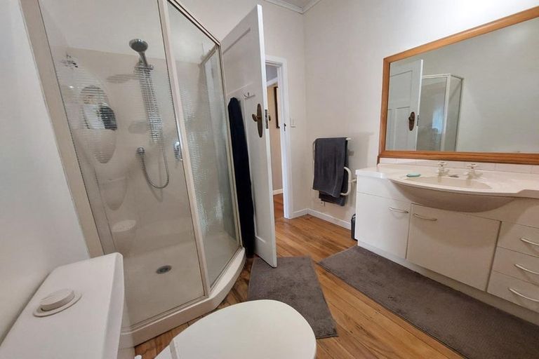 Photo of property in 334a West Coast Road, Glen Eden, Auckland, 0602