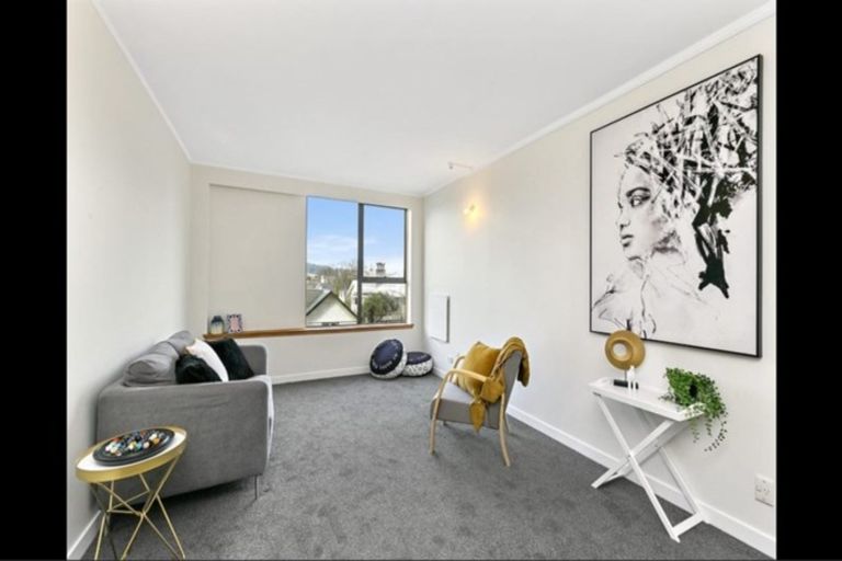Photo of property in Hobson Court Flats, 27/70 Hobson Street, Thorndon, Wellington, 6011