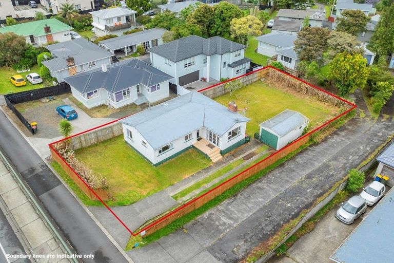 Photo of property in 57a Tiroroa Avenue, Te Atatu South, Auckland, 0610
