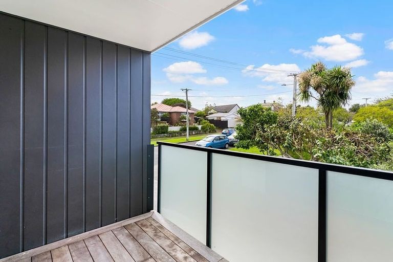 Photo of property in 1/8 Knight Avenue, Mount Albert, Auckland, 1025