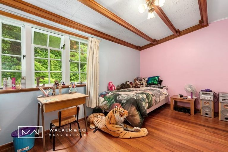 Photo of property in 4 Elmslie Road, Pinehaven, Upper Hutt, 5019