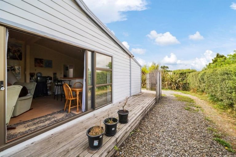 Photo of property in 21 Falstaff Street, Stratford, 4332