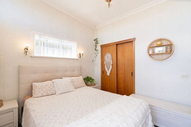 Photo of property in 8 Royal Place, Levin, 5510