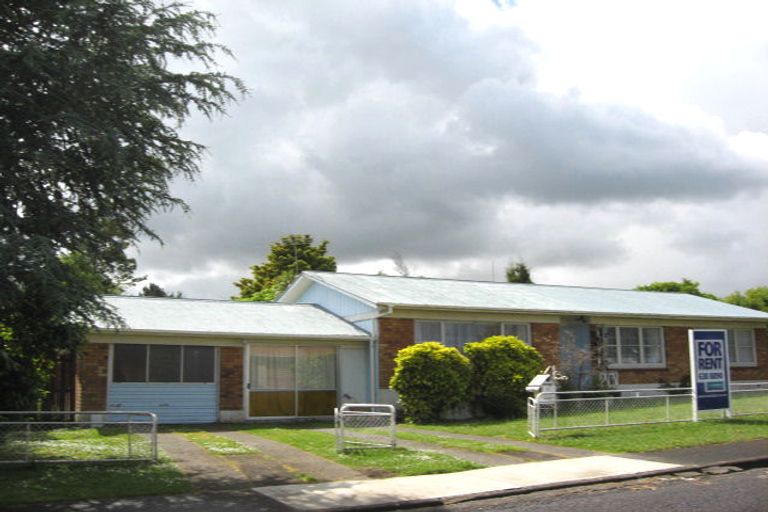 Photo of property in 16 Royston Street, Rosehill, Papakura, 2113